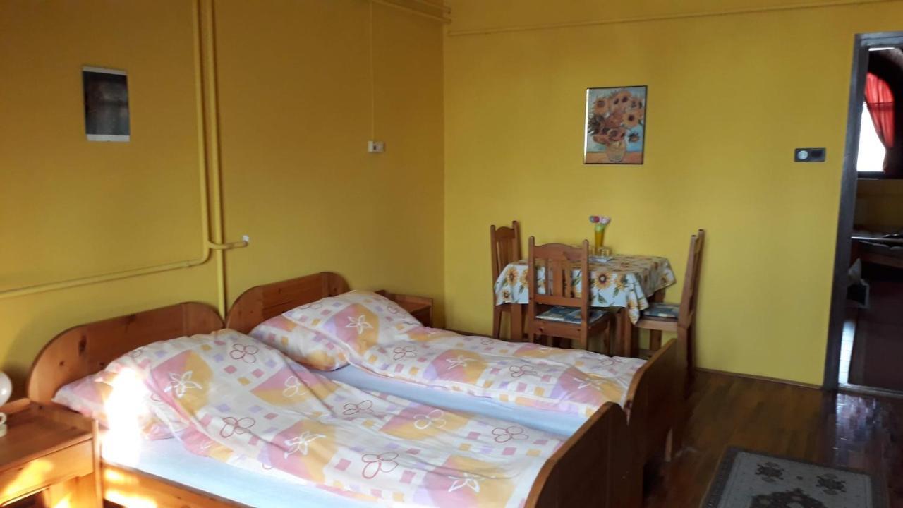 Centrum Apartman Hotel Hajdúszoboszló Buitenkant foto