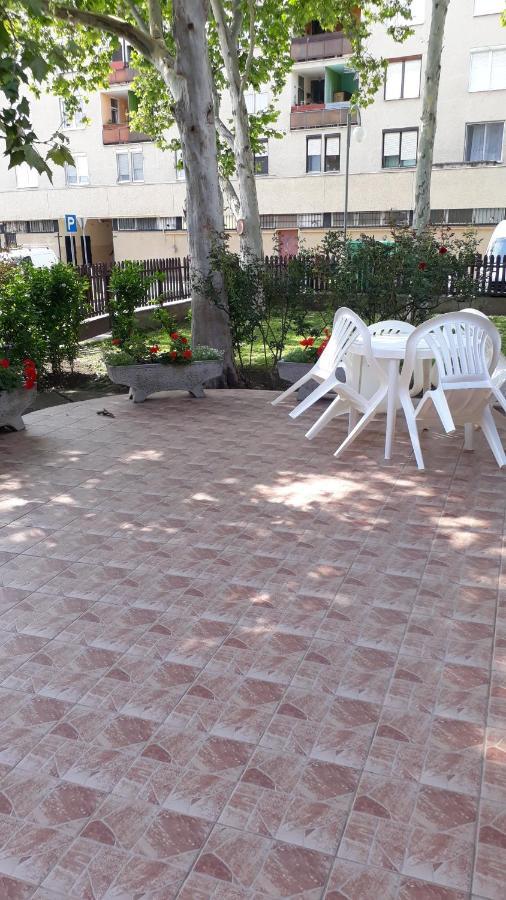 Centrum Apartman Hotel Hajdúszoboszló Buitenkant foto