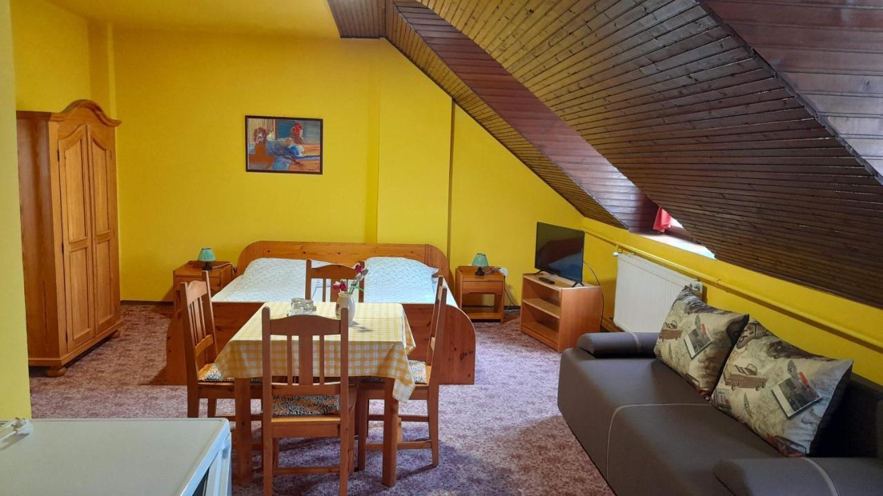 Centrum Apartman Hotel Hajdúszoboszló Buitenkant foto